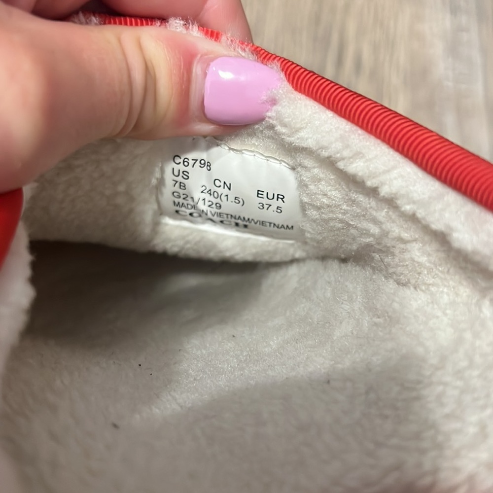 New Coach Slippers - Picture 5 of 6
